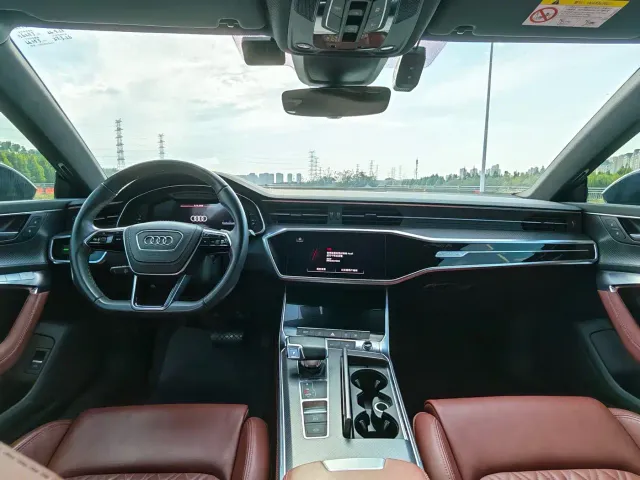 Audi A7L — Фото автомобиля 4