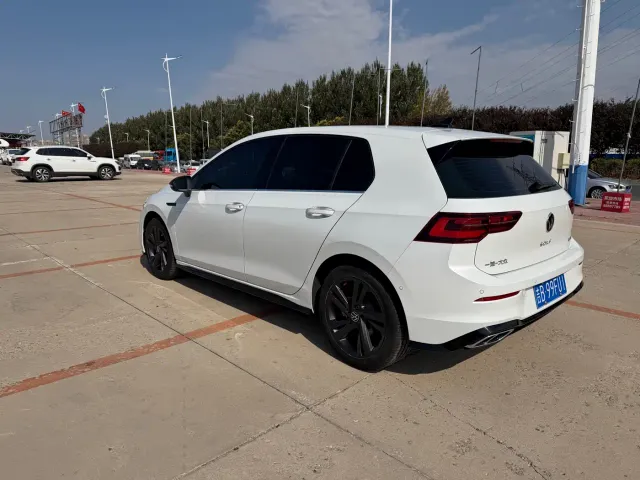 Volkswagen Golf — Фото автомобиля 6