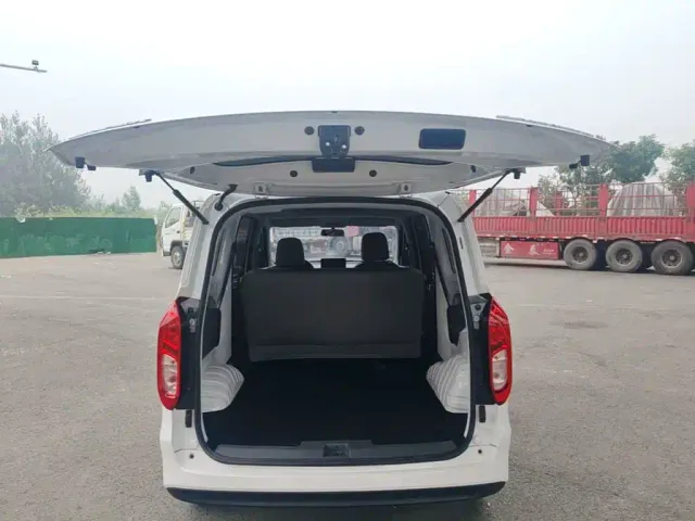 Wuling Hongguang — Фото автомобиля 18
