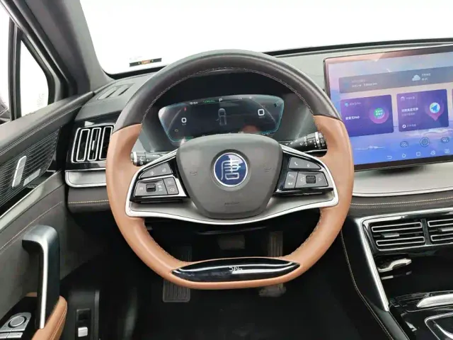 BYD Tang — Фото автомобиля 15