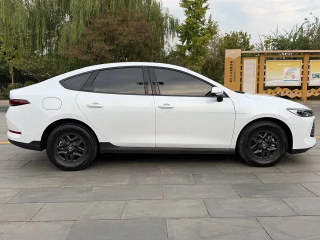 BYD Qin PLUS — Фото автомобиля 7