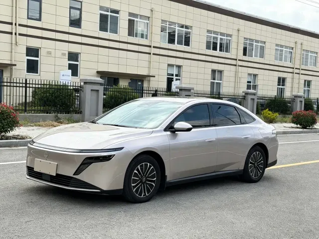 Фотография автомобиля — Nissan N6