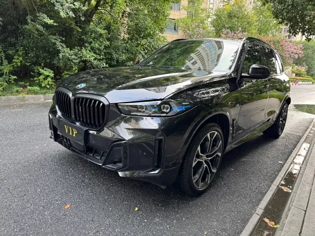 Фотография автомобиля — BMW X5