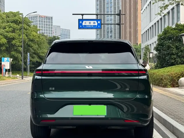 Li Auto Li Auto L6 2024 Pro — Фото автомобиля 12