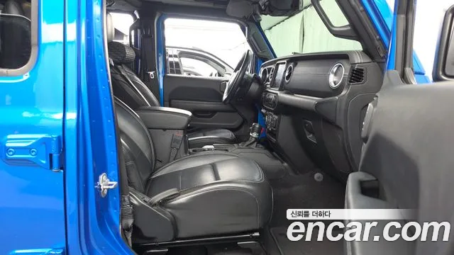 Jeep Wrangler JL — Фото автомобиля 11