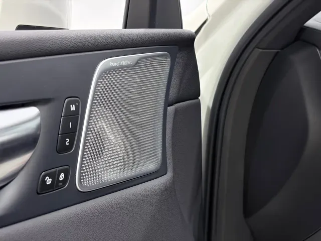 Volvo XC60 — Фото автомобиля 14