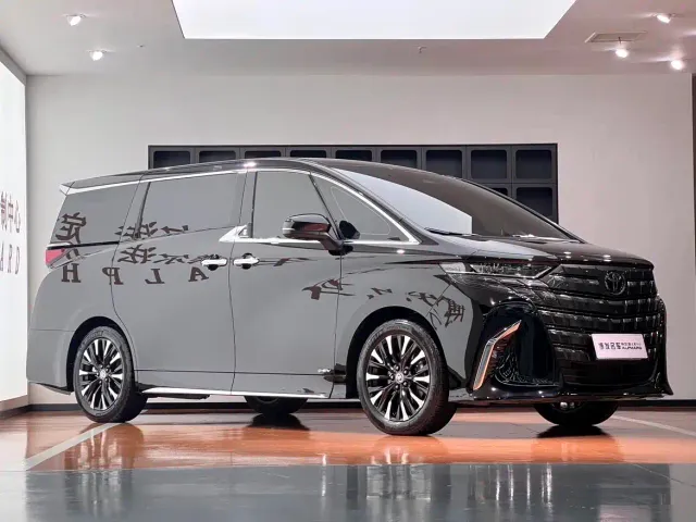 Toyota Alphard — Фото автомобиля 3