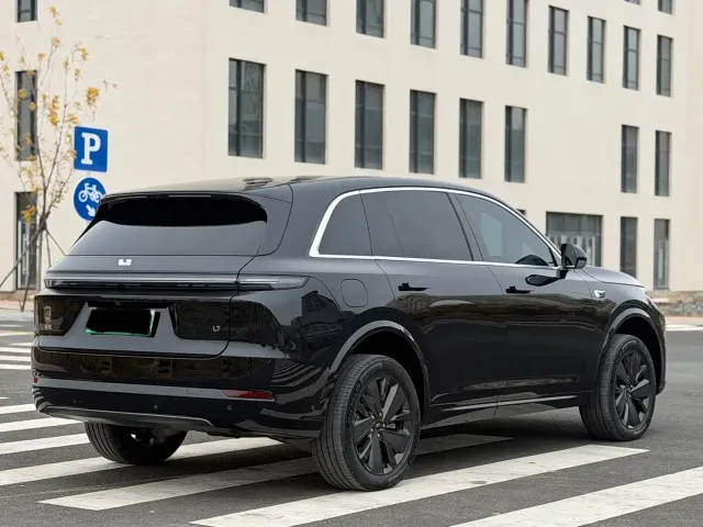Li Auto L7 — Фото автомобиля 4