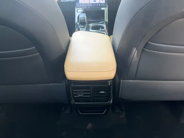 Geely Boyue L — Фото автомобиля 15