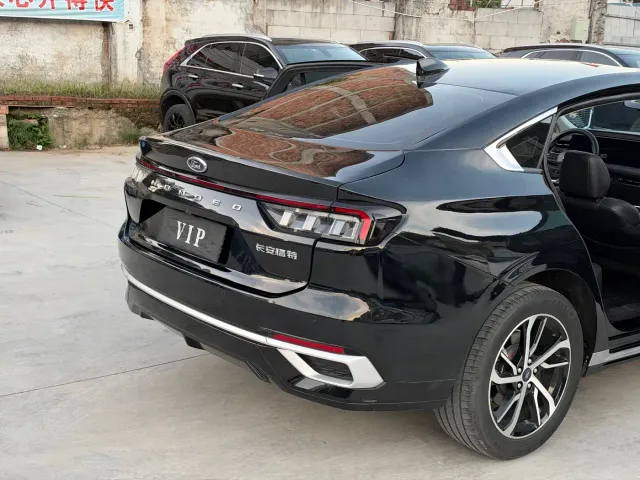 Ford Mondeo — Фото автомобиля 19
