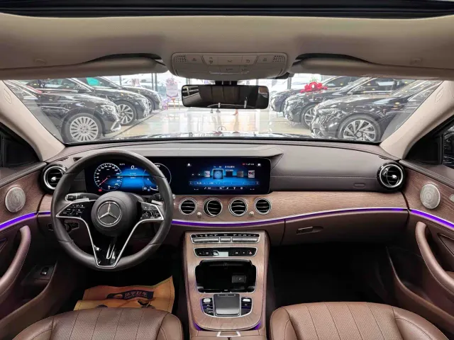 Mercedes-Benz E-Class — Фото автомобиля 21