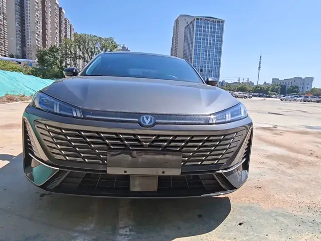 Changan Eado — Фото автомобиля 2
