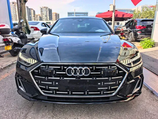 Audi A7L — Фото автомобиля 2