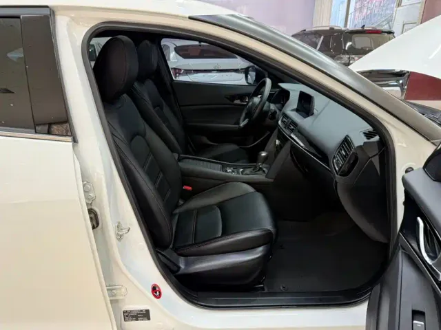 Mazda CX-4 — Фото автомобиля 21