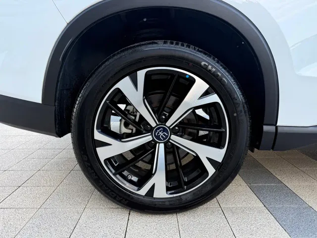 BYD Song Pro — Фото автомобиля 11