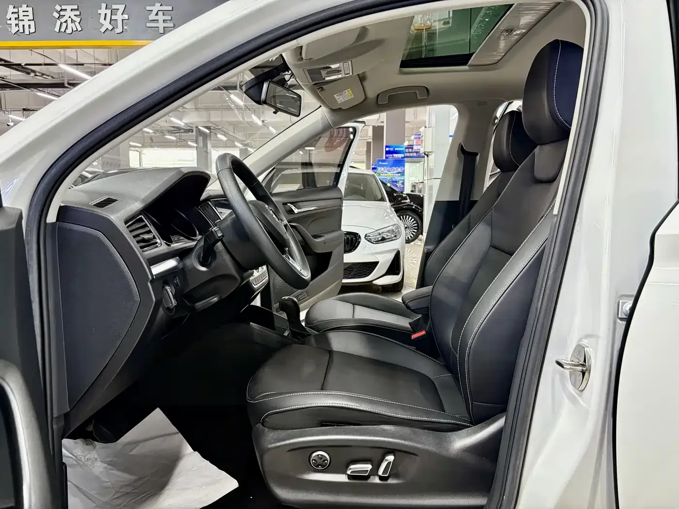 Škoda Kamiq 2022 1.5L Automatic Comfort Edition — Фото автомобиля 4