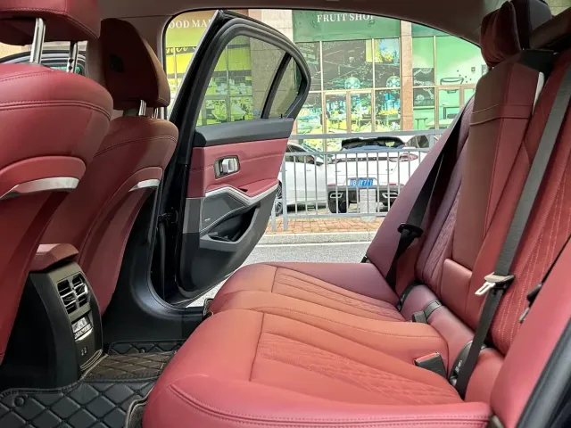 BMW 3 Series — Фото автомобиля 13