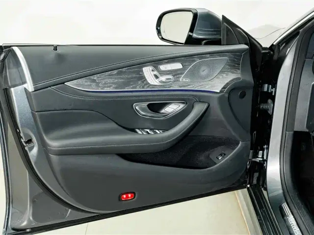 Mercedes-Benz CLS-Class — Фото автомобиля 17