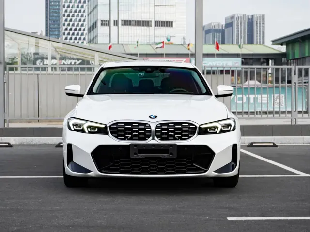 BMW 3 Series — Фото автомобиля 2