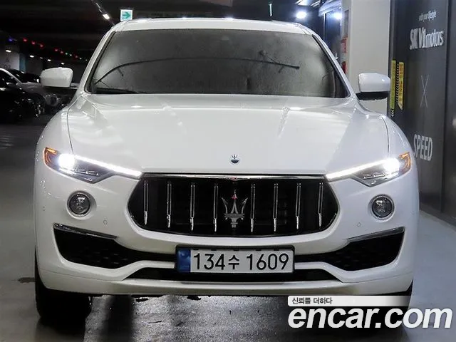 Maserati Levante — Фото автомобиля 2