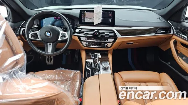 BMW 5 Series G30 — Фото автомобиля 10