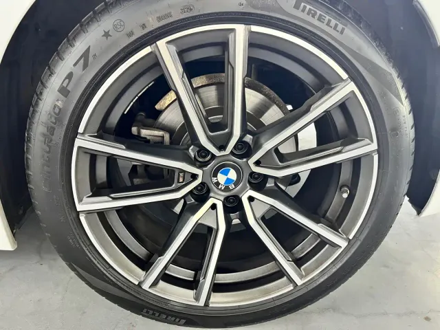 BMW 3 Series — Фото автомобиля 12