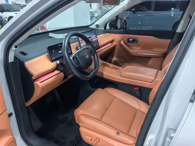 Leapmotor C10 — Фото автомобиля 9