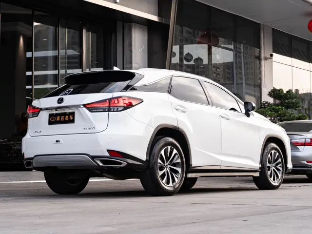 Lexus RX — Фото автомобиля 3