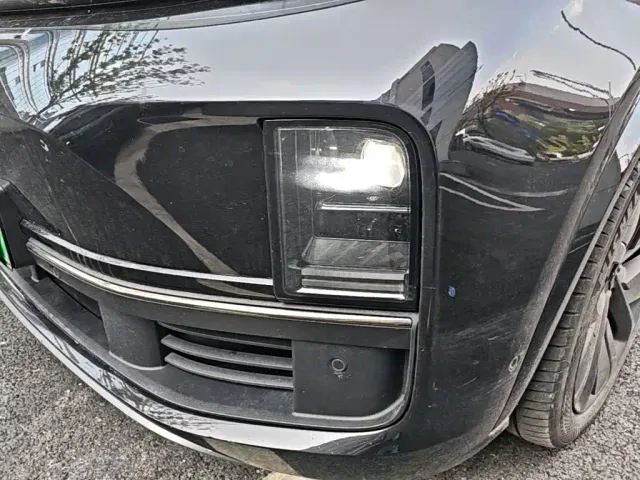 Li Auto L8 — Фото автомобиля 23
