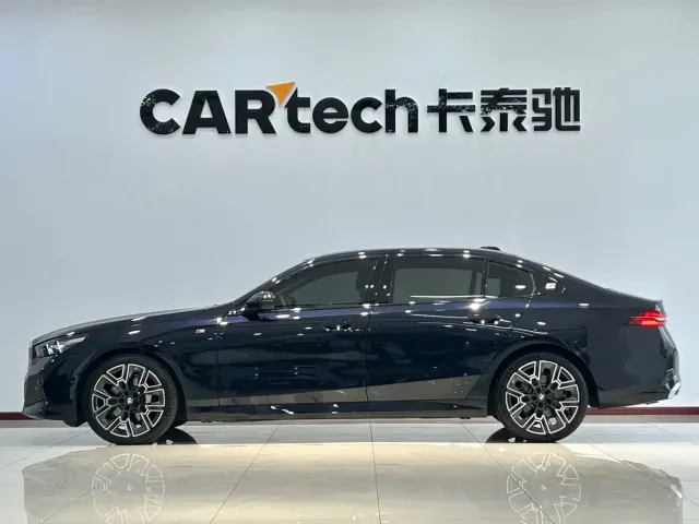 BMW 5 Series — Фото автомобиля 4