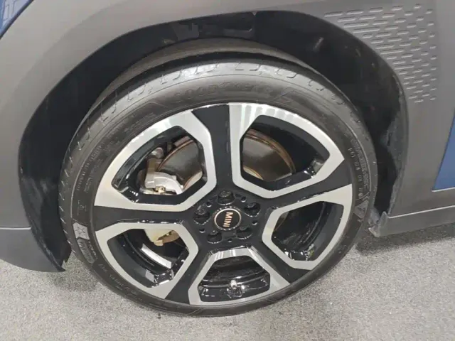 MINI Electric MINI ACEMAN — Фото автомобиля 22