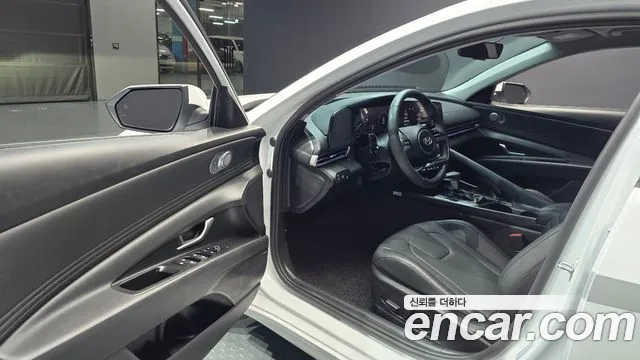 Hyundai Avante CN7 — Фото автомобиля 10