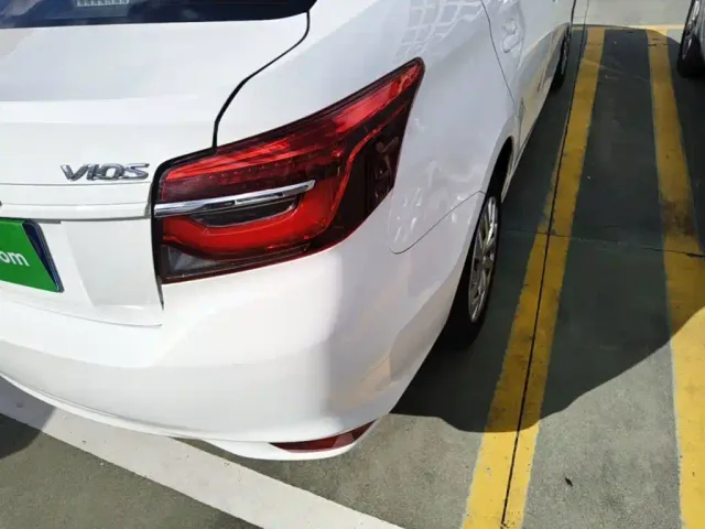 Toyota Vios — Фото автомобиля 7