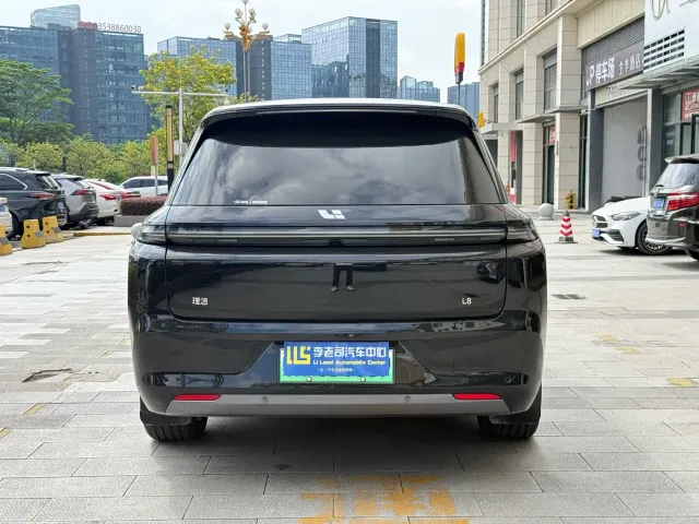 Li Auto L8 — Фото автомобиля 6