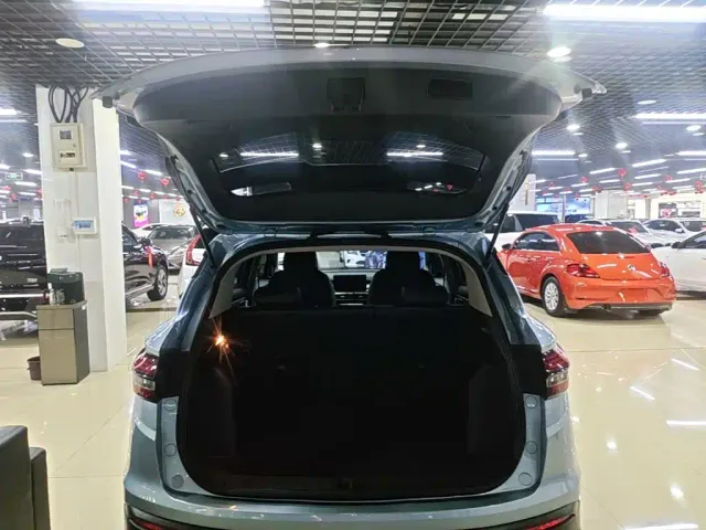 Geely Binyue — Фото автомобиля 18