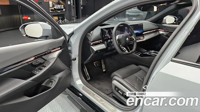 BMW 5-Series 5 серия (G60) 530i xDrive M Sport — Фото автомобиля 7
