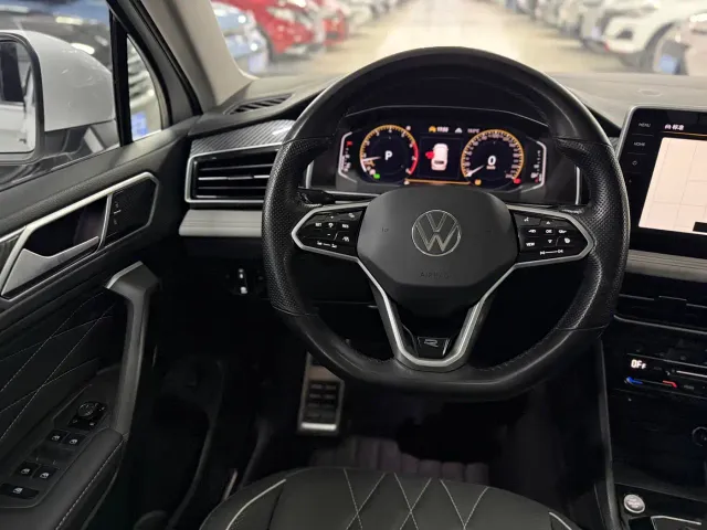 Volkswagen Tiguan L — Фото автомобиля 10