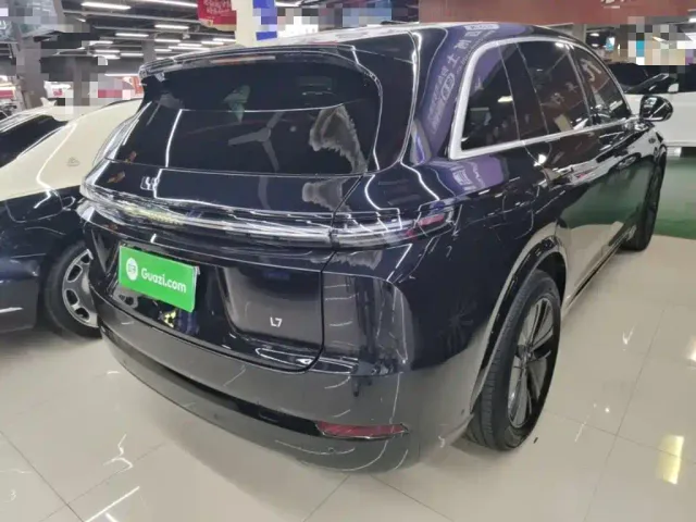 Li Auto L7 — Фото автомобиля 6
