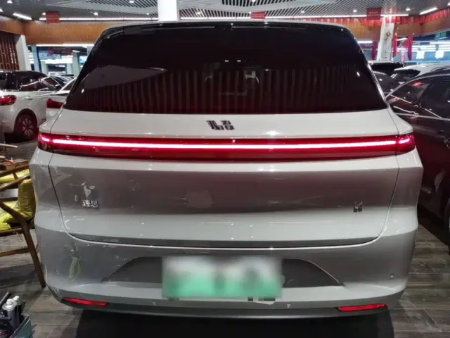 Li Auto L6 — Фото автомобиля 5