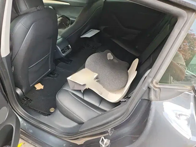 Tesla Model 3 — Фото автомобиля 14