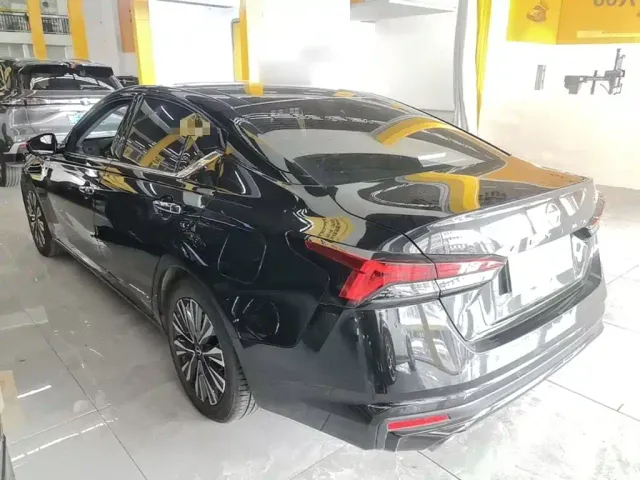 Nissan Teana — Фото автомобиля 4