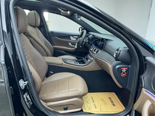 Mercedes-Benz E-Class — Фото автомобиля 16