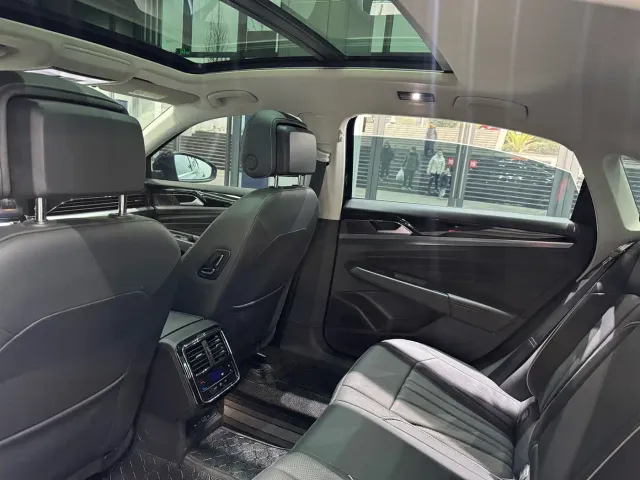 Volkswagen Passat — Фото автомобиля 11
