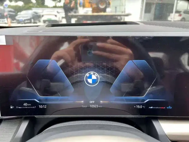 BMW 5 Series — Фото автомобиля 2