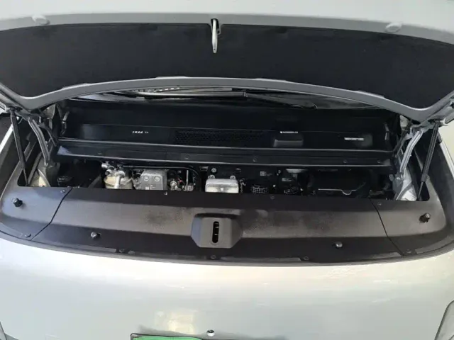 Li Auto MEGA — Фото автомобиля 19