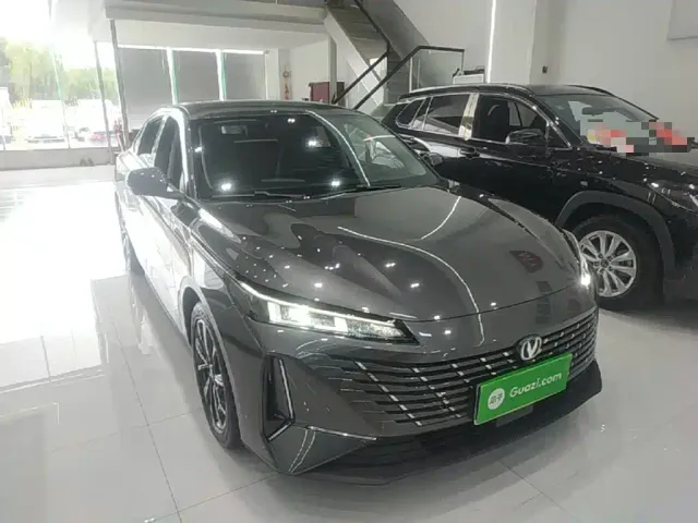 Changan Eado — Фото автомобиля 3