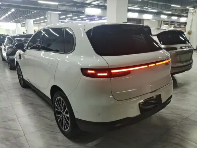 Leapmotor B10 — Фото автомобиля 4