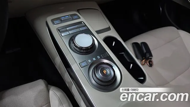 Genesis GV70 — Фото автомобиля 12