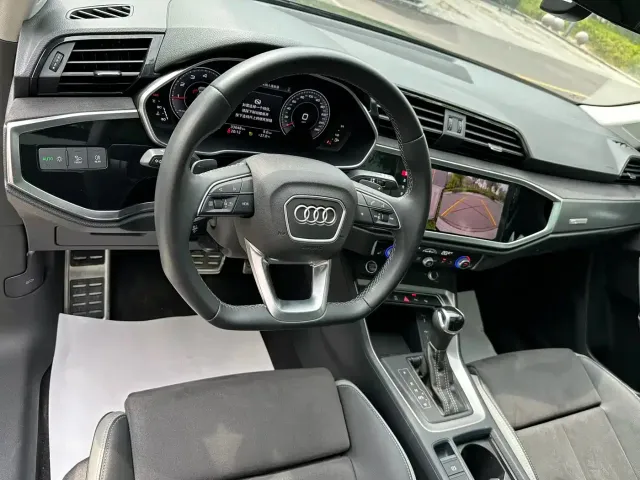 Audi Q3 — Фото автомобиля 14
