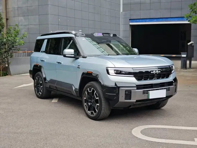 BYD FangChengBao Leopard 8 — Фото автомобиля 3